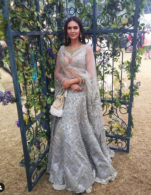 Esha Gupta Instagram Pics